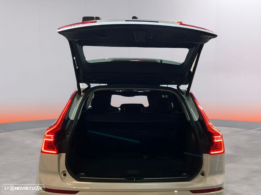 Volvo XC 60 2.0 T8 PHEV Momentum AWD - 20