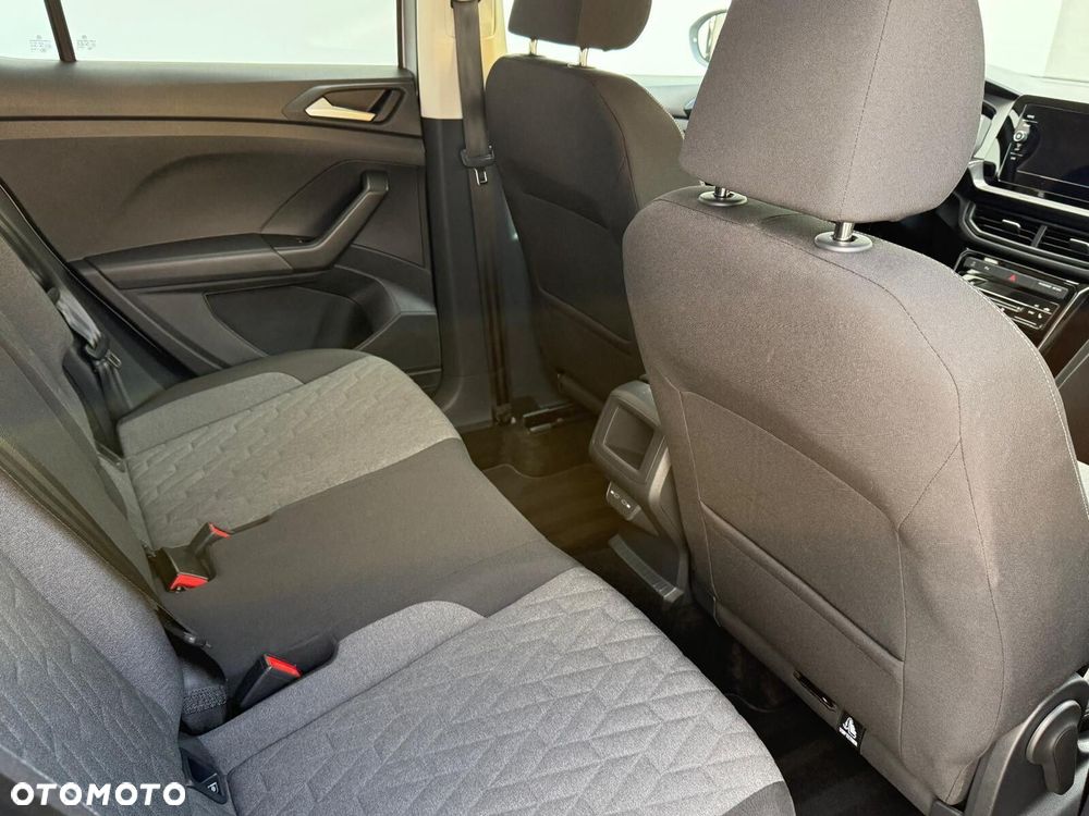 Volkswagen T-Cross - 13