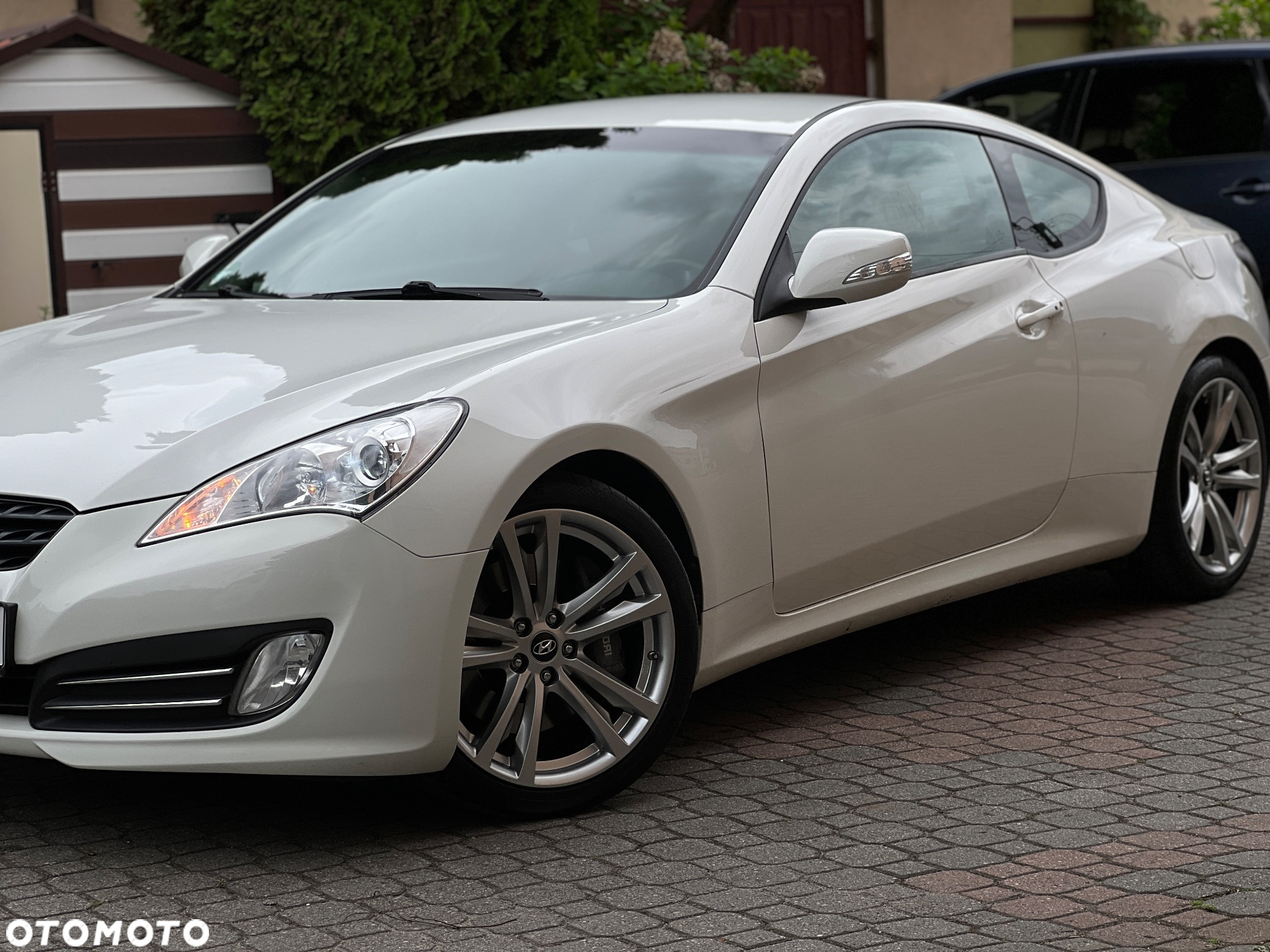 Hyundai Genesis Coupe - 10