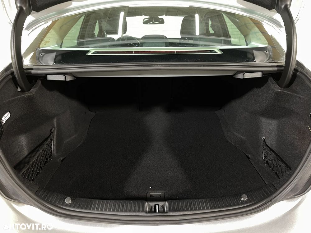Mercedes-Benz C 180 (BlueEFFICIENCY) 7G-TRONIC Avantgarde - 13