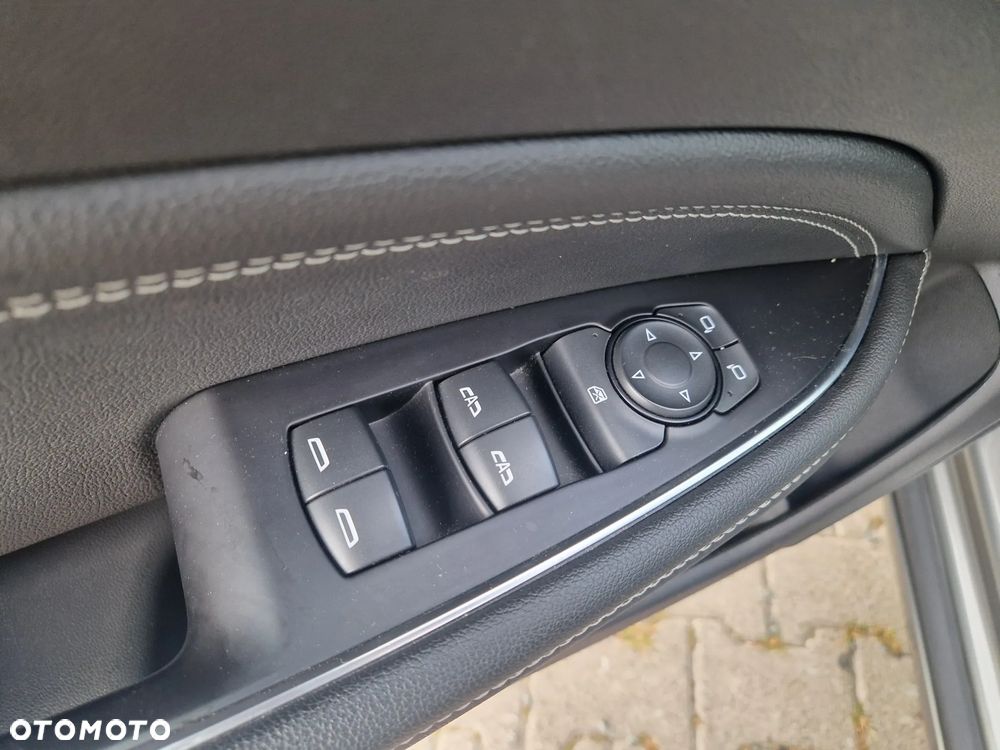 Opel Insignia - 12
