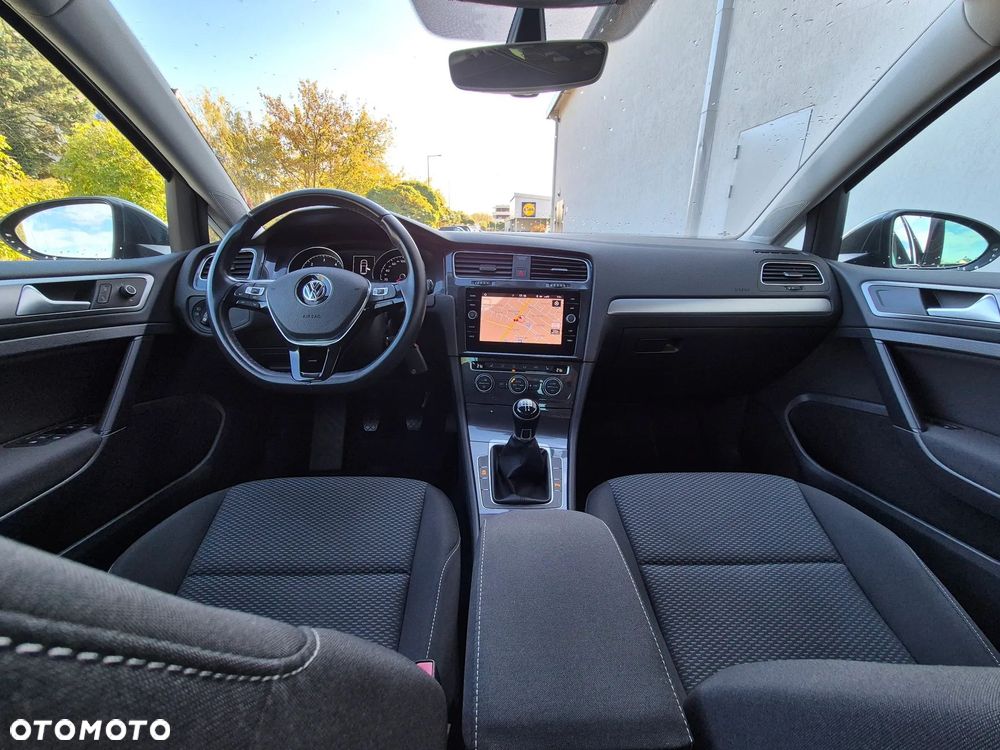 Volkswagen Golf - 15