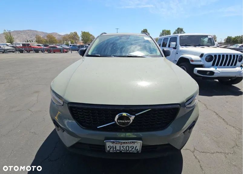 Volvo XC 40 B5 B AWD Ultimate Dark - 2