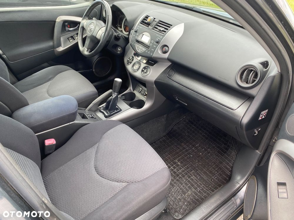 Toyota RAV4 4x4 Sol - 17