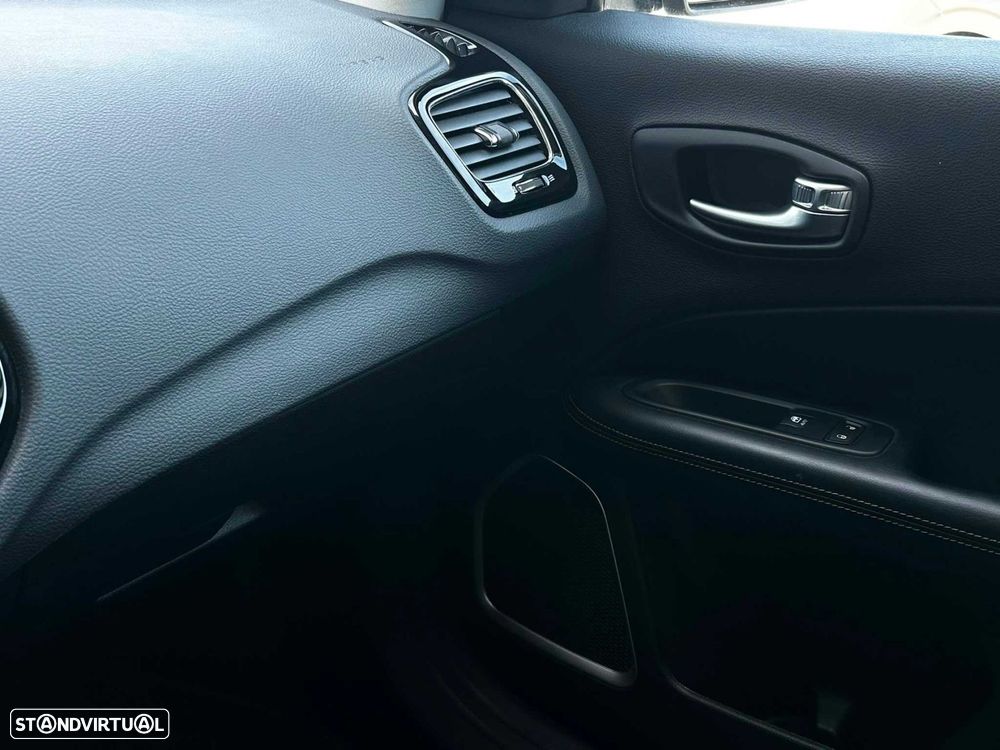 Jeep Compass 1.3 T Limited DCT - 12