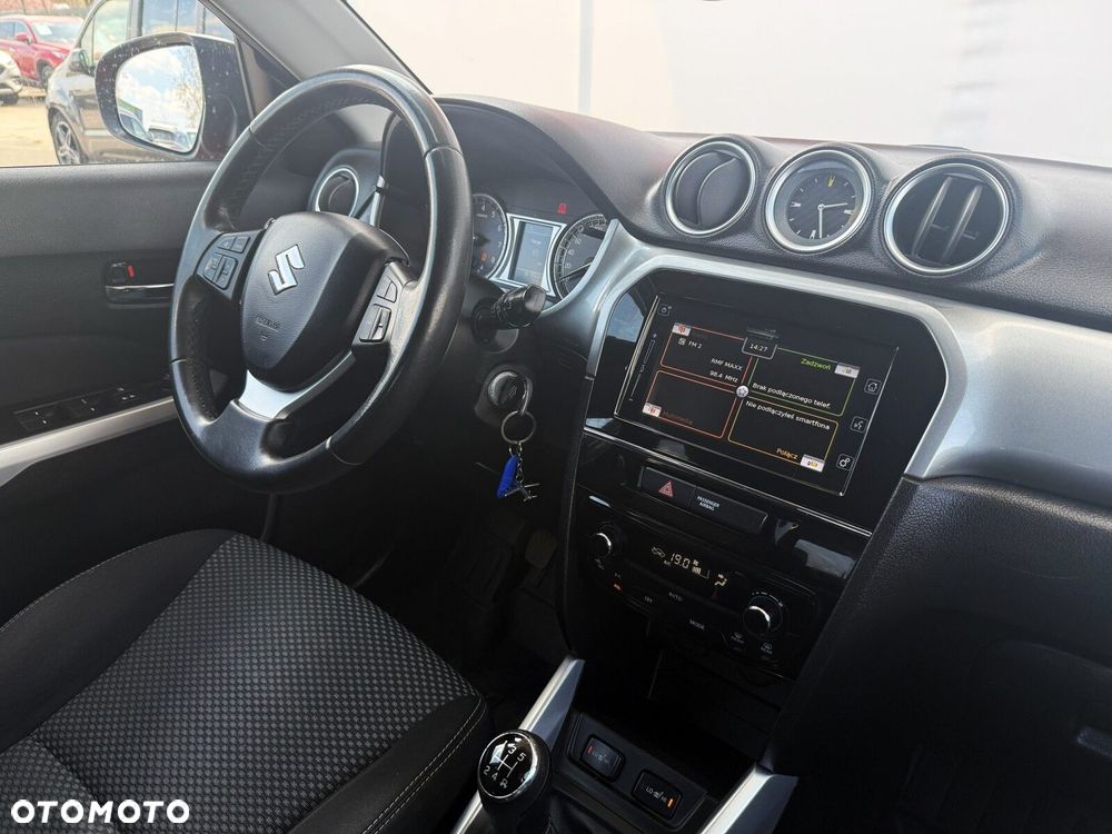 Suzuki Vitara 1.6 Comfort 2WD - 30