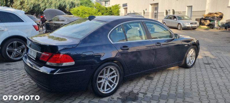 BMW Seria 7 750i - 4