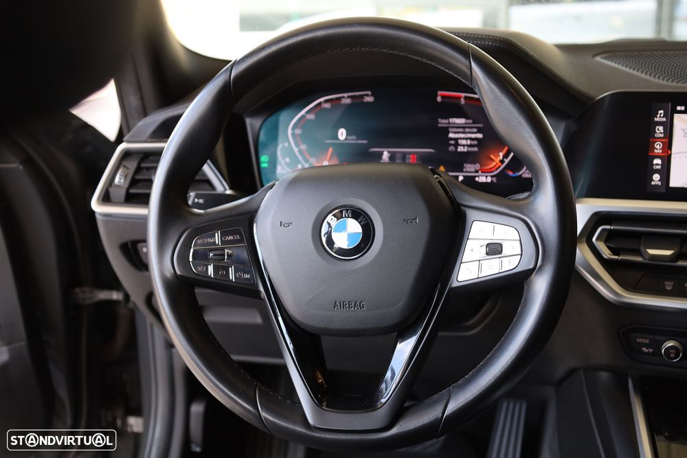 BMW 320 d Ultimate Auto - 26
