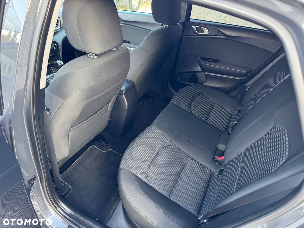 Kia Ceed 1.4 L Business Line Plus - 23