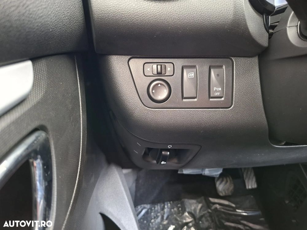 Dacia Spring Expression - 17