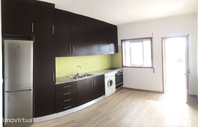 Vende-se andar moradia T2, proximo da praia de Valadares - Grande imagem: 2/10
