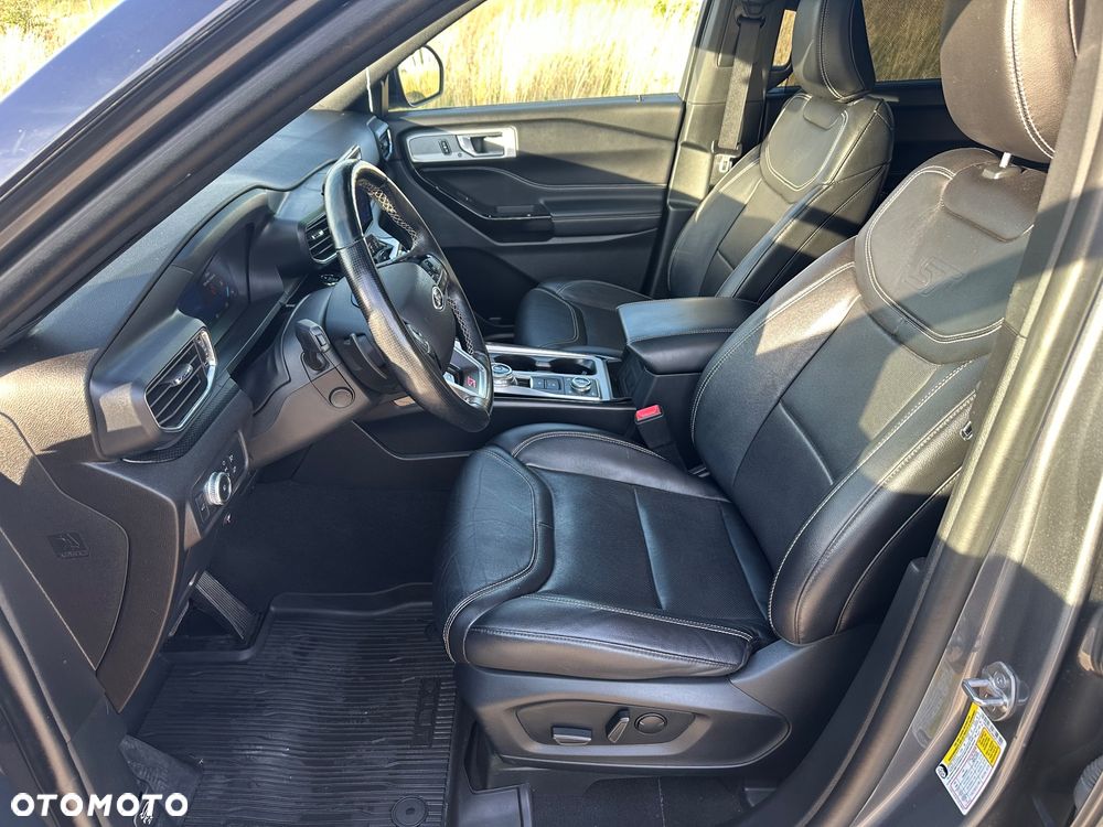Ford Explorer - 22