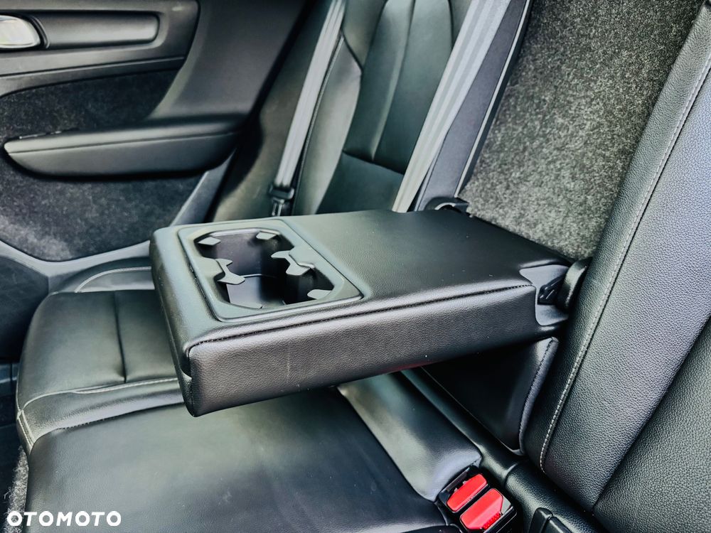 Volvo XC 40 D3 Momentum Pro - 38