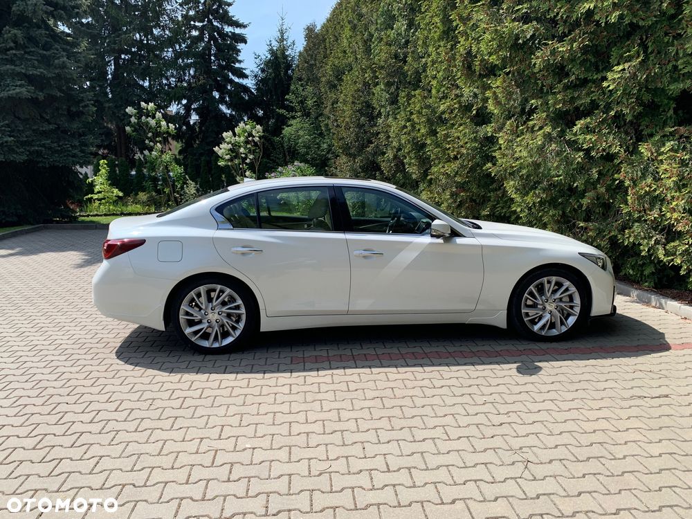 Infiniti Q50 Hybrid Sport Tech - 15