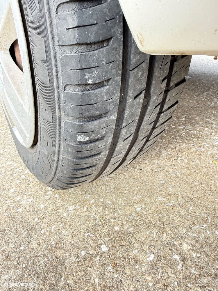 Renault Clio 1.2 16V Authentique - 25