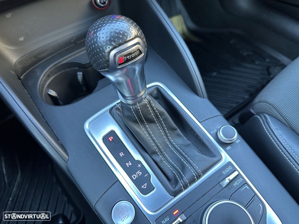 Audi A3 2.0 TDI (clean diesel) quattro S tronic S line Sport Pack - 19