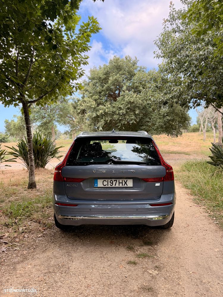 Volvo XC 60 T6 AWD Recharge Geartronic Inscription - 4