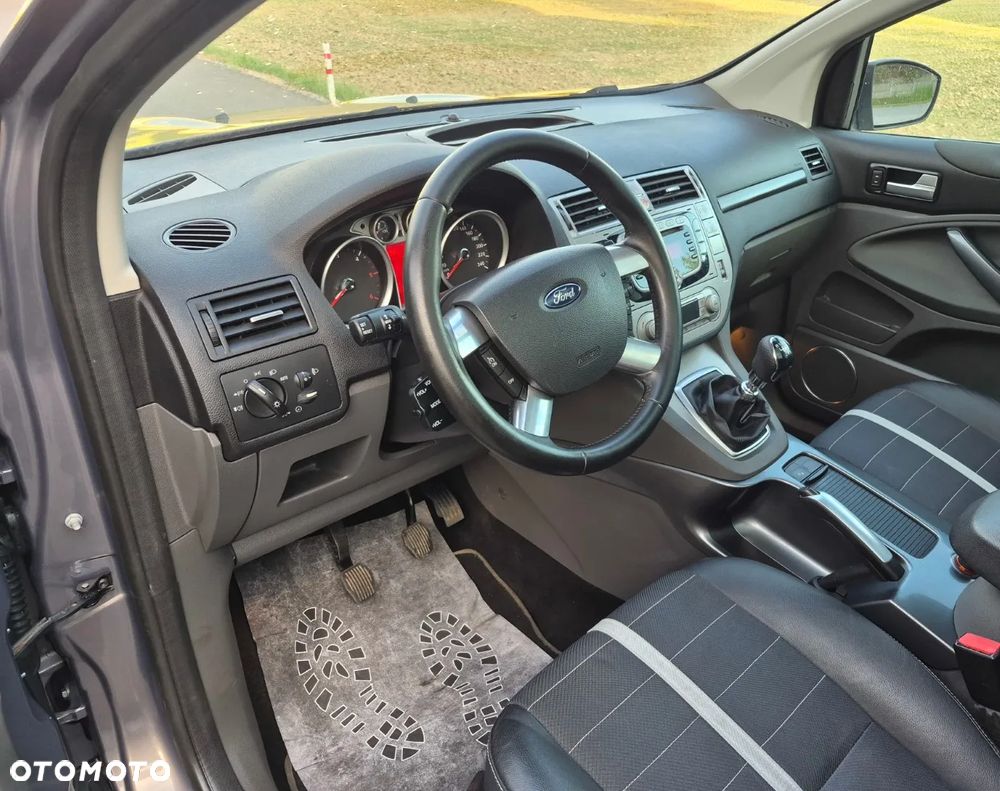 Ford Kuga 2.0 TDCi 4x4 Titanium - 16