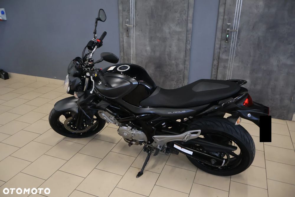 Suzuki Gladius - 13
