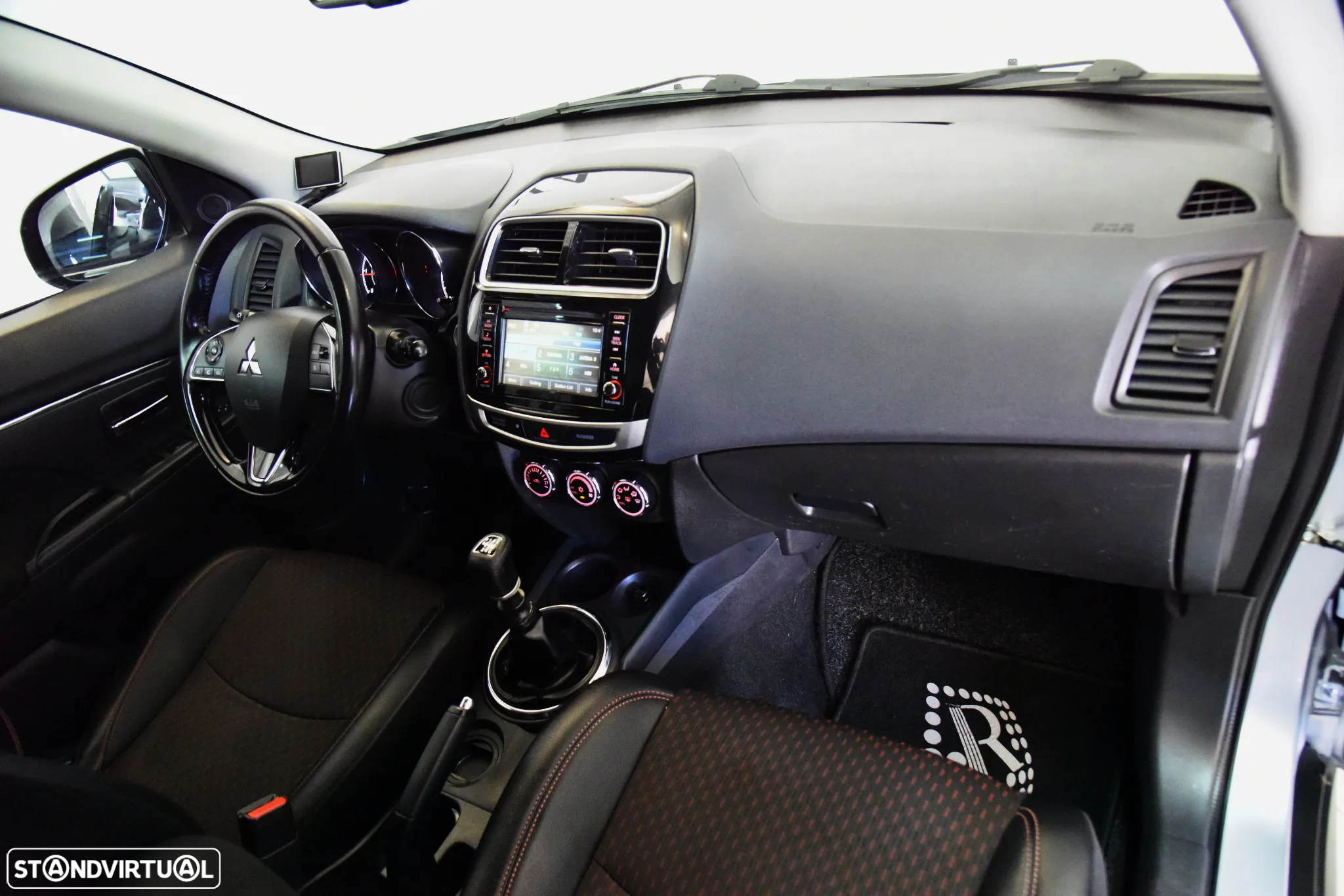 Mitsubishi ASX 1.6 DI-D Intense Black Edition - 25
