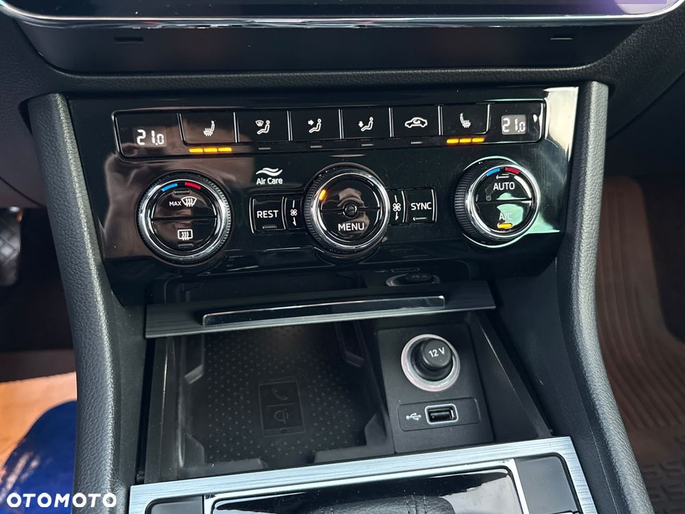 Skoda Superb 2.0 TDI DSG Premium Edition - 19