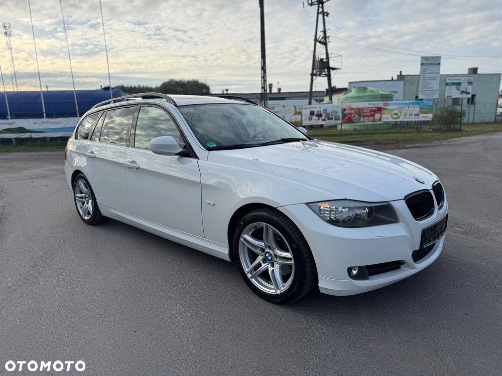 BMW Seria 3 318d DPF Touring - 2