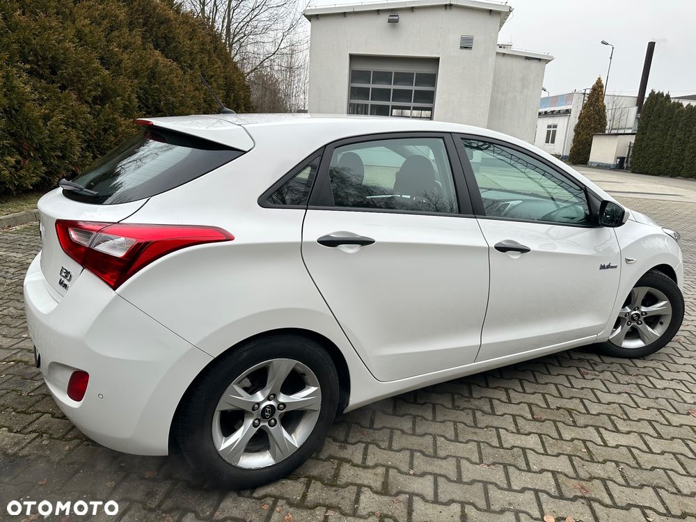 Hyundai i30 blue 1.6 GDI Passion - 2