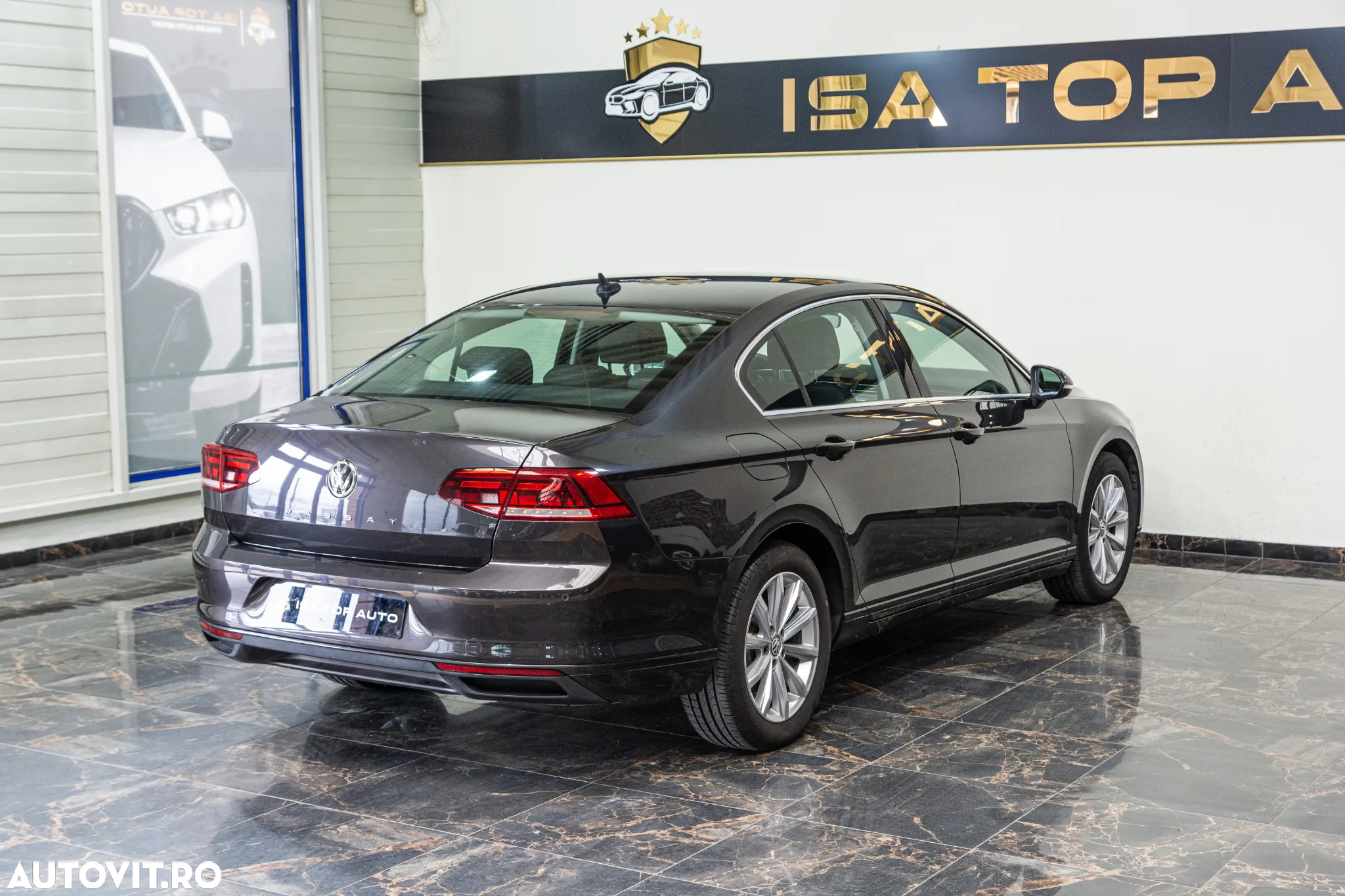 Volkswagen Passat 2.0 TDI DSG Comfortline - 35
