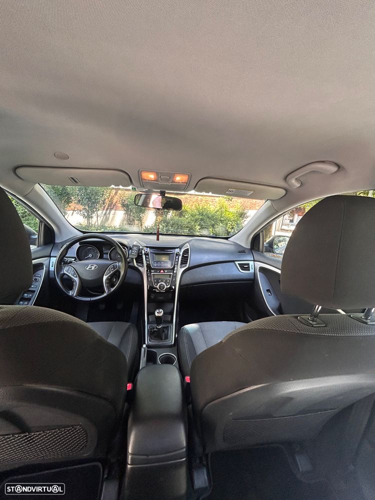 Hyundai i30 blue 1.6 CRDi Style - 5
