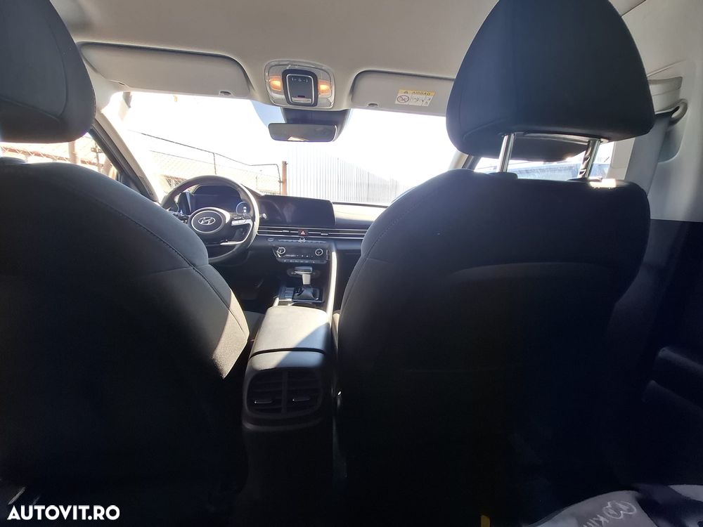 Hyundai Elantra 1.6 l 123 CP CVT Exclusive Navi - 13