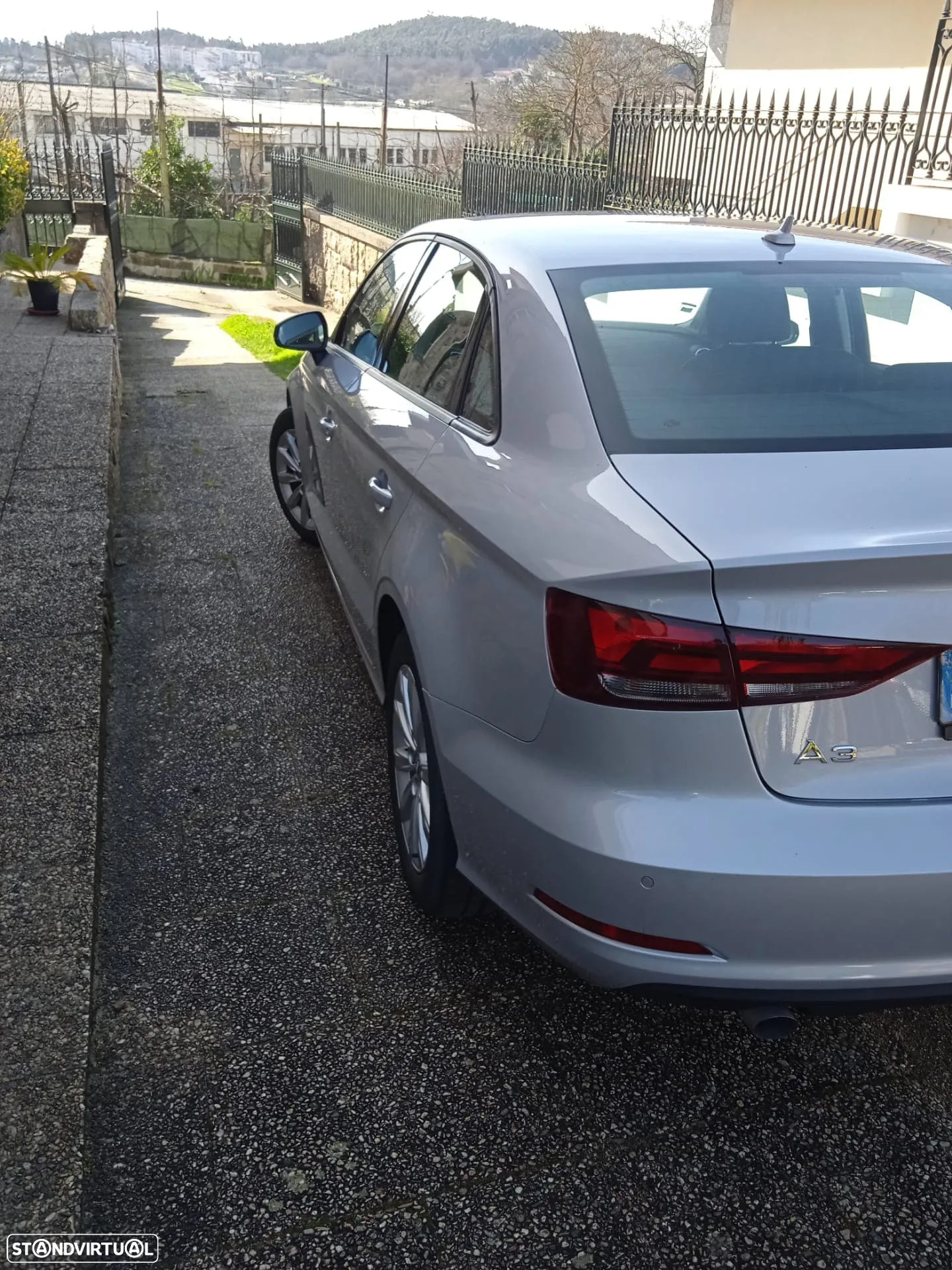Audi A3 Limousine 1.6 TDI Advance - 4