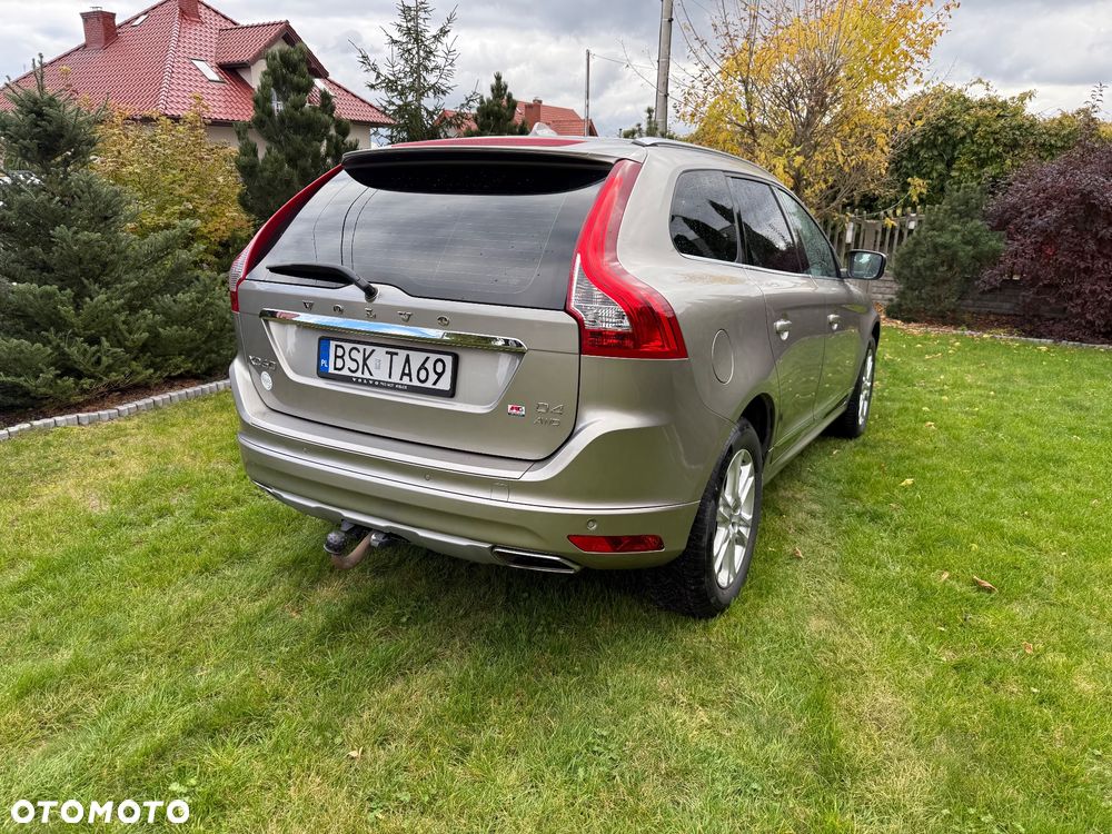 Volvo XC 60 D4 AWD Momentum - 4