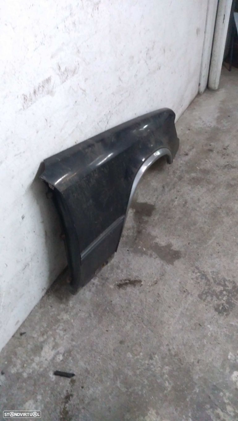 Guarda Lamas Dto Mercedes-Benz 200 - 300 D (124) - 2