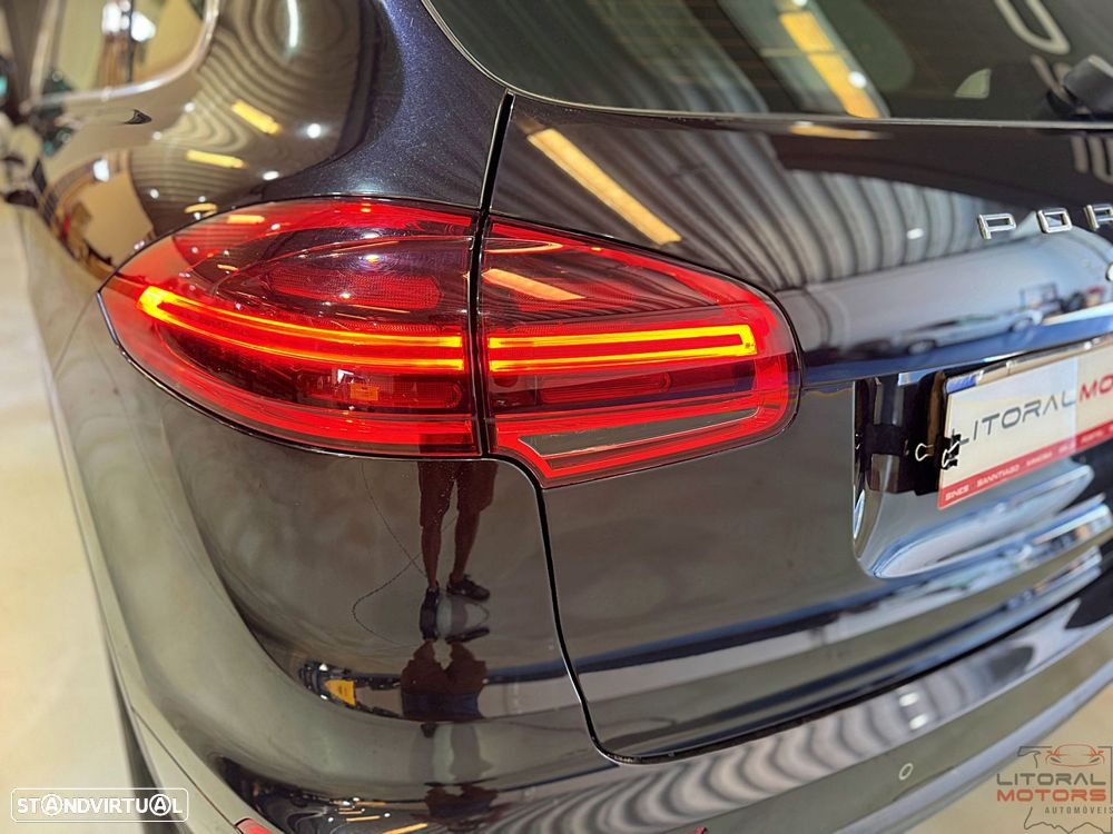Porsche Cayenne Platinum Edition - 9