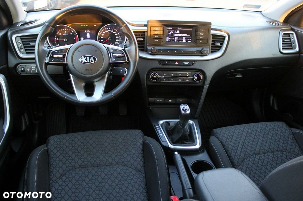 Kia Ceed 1.6 CRDi mHEV M - 11