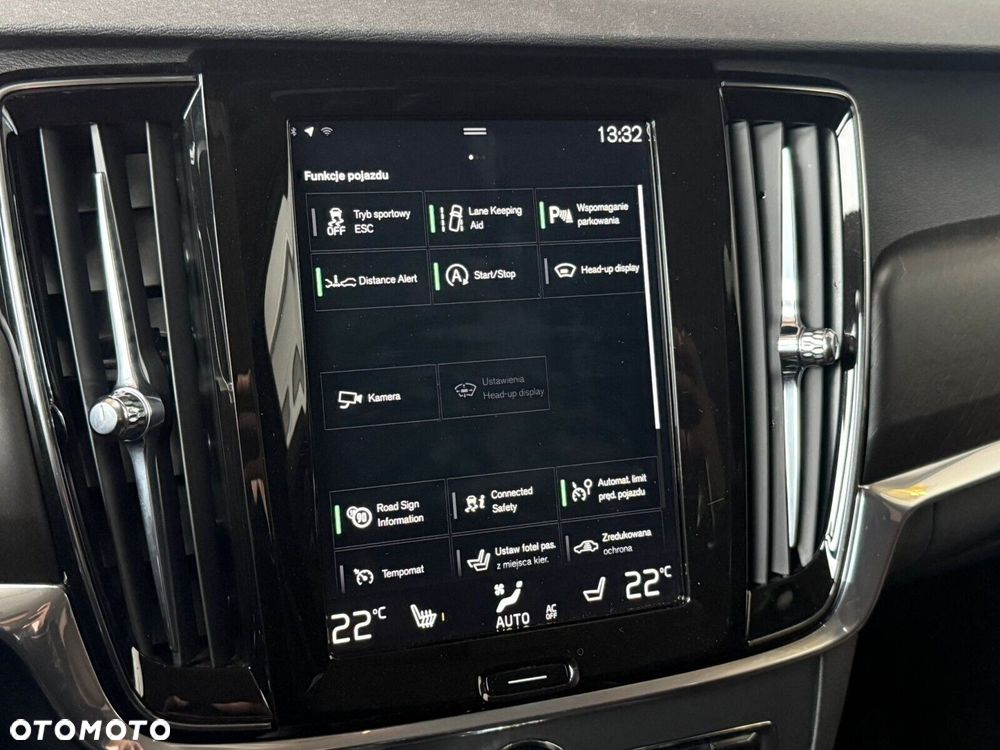 Volvo V90 Cross Country - 22