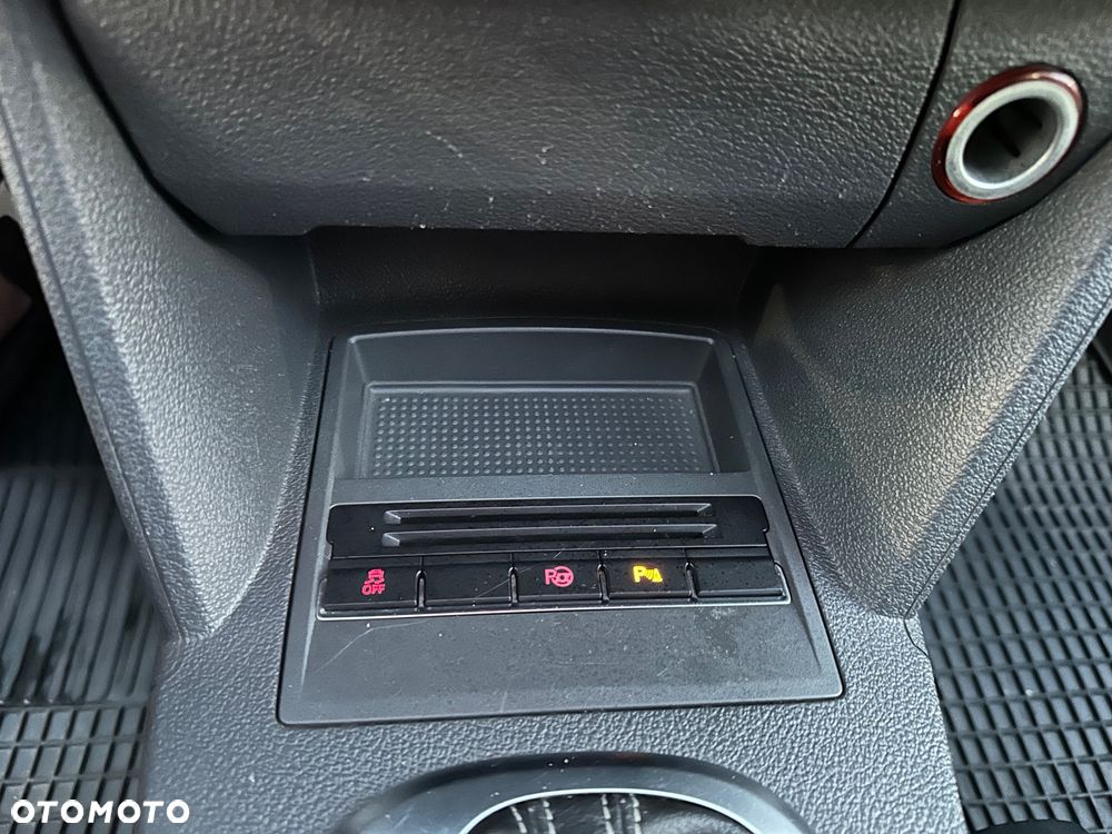 Volkswagen Touran 2.0 TDI DPF DSG Cup - 28