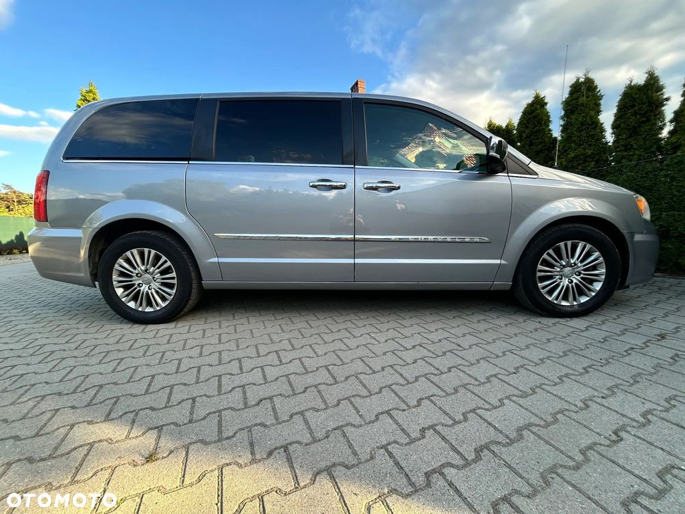 Chrysler Town & Country 3.6 Limited - 1