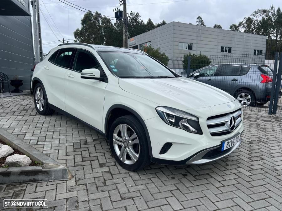 Mercedes-Benz GLA 200 d - 4
