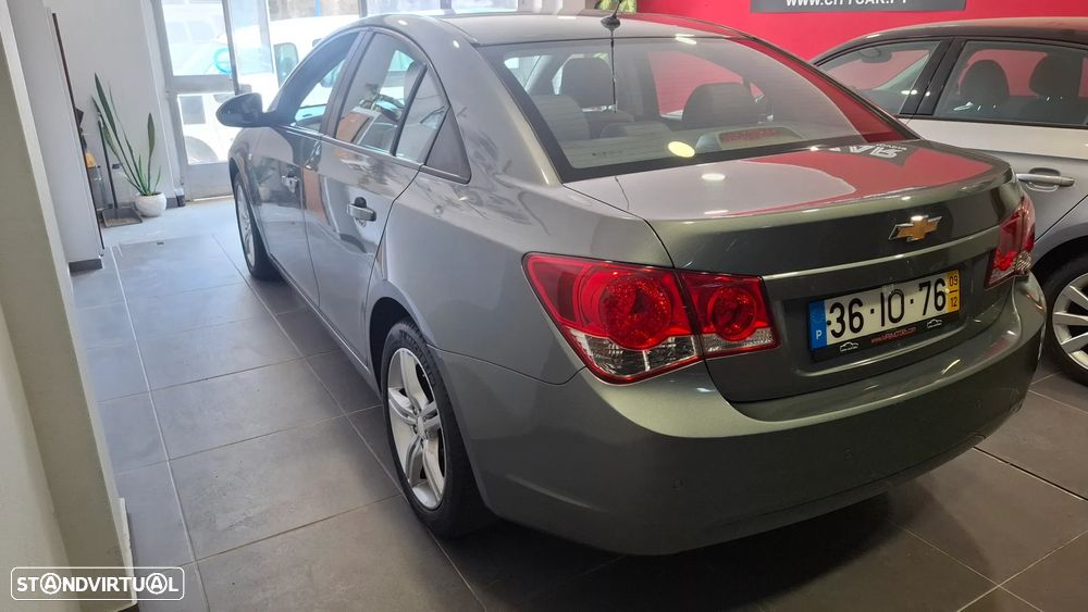 Chevrolet Cruze 1.6 LS - 4