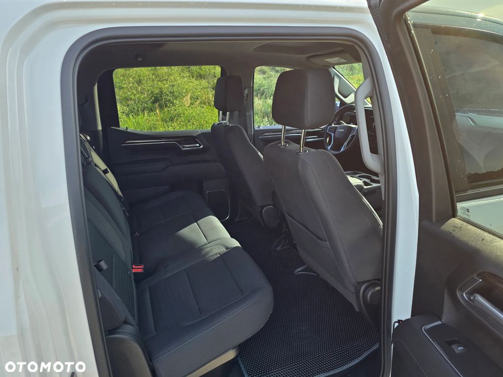 Chevrolet Silverado - 16
