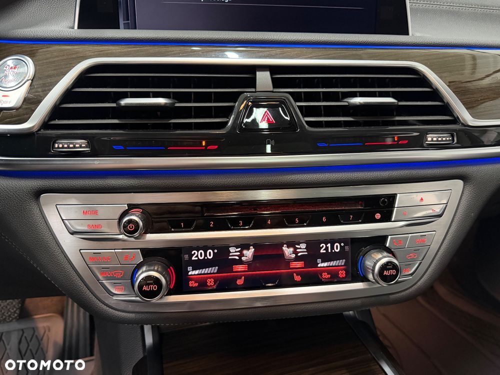 BMW Seria 7 740Li - 35
