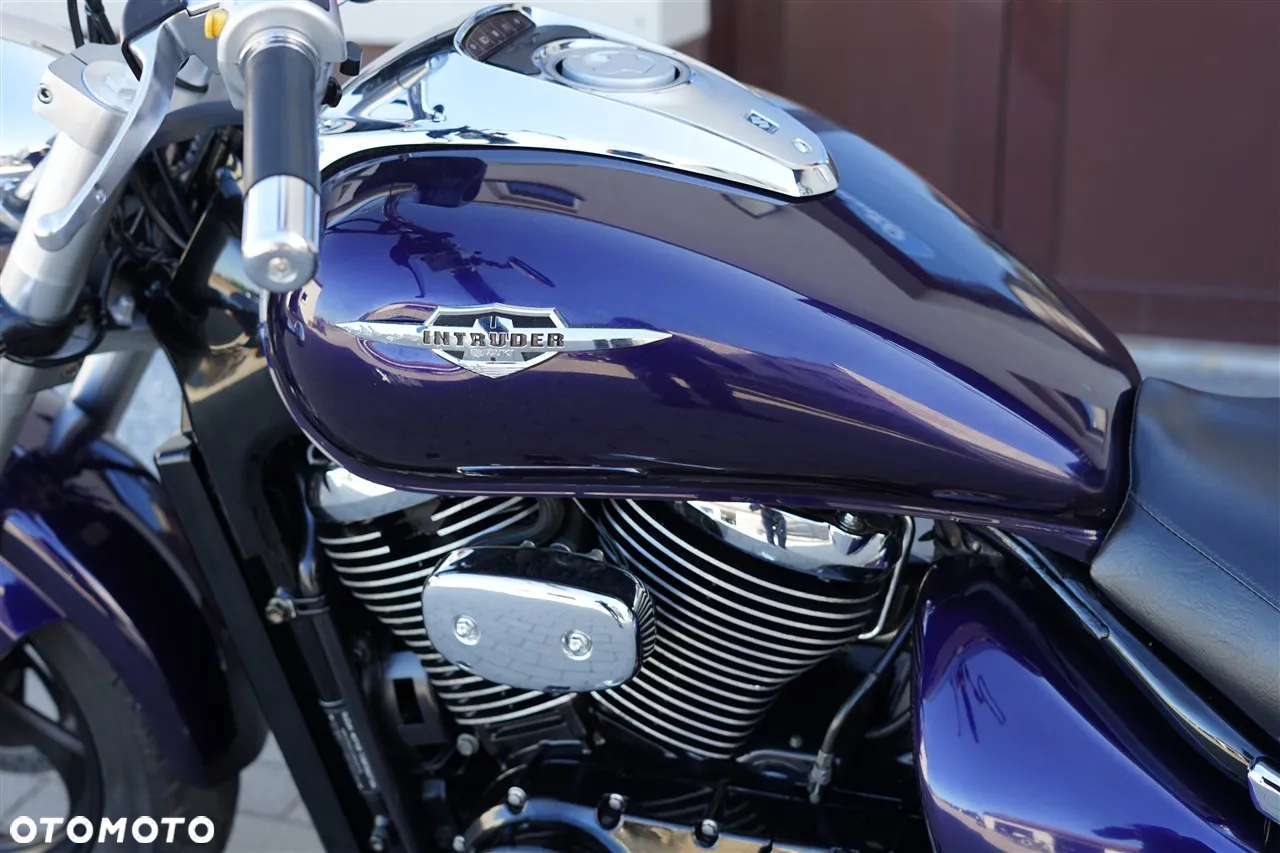 Suzuki VZ - 27