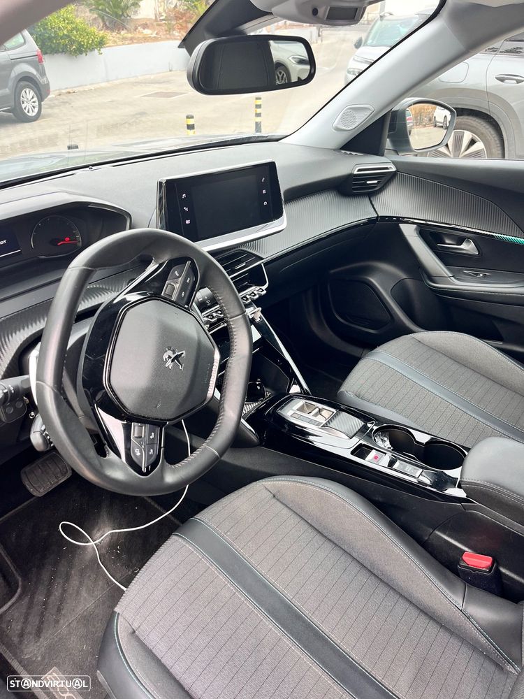 Peugeot 2008 - 4