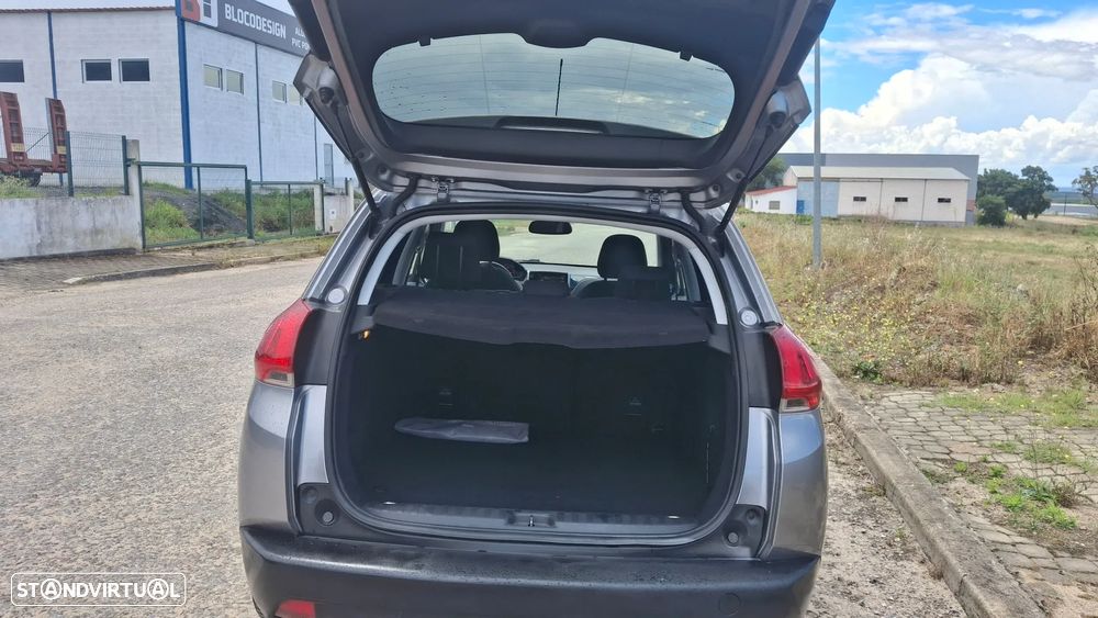 Peugeot 2008 1.2 PureTech Style - 3