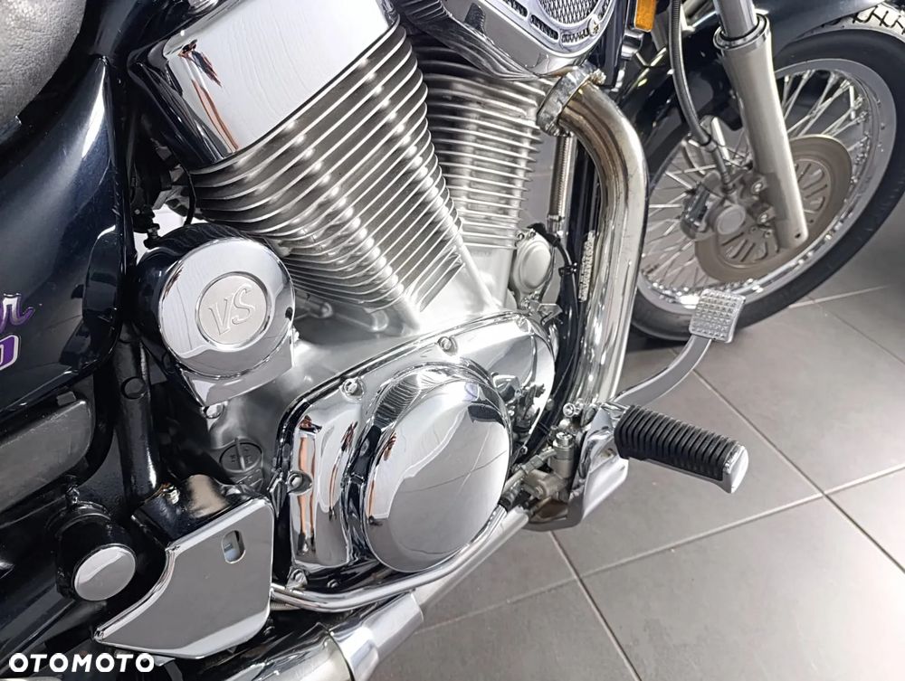Suzuki Intruder - 14