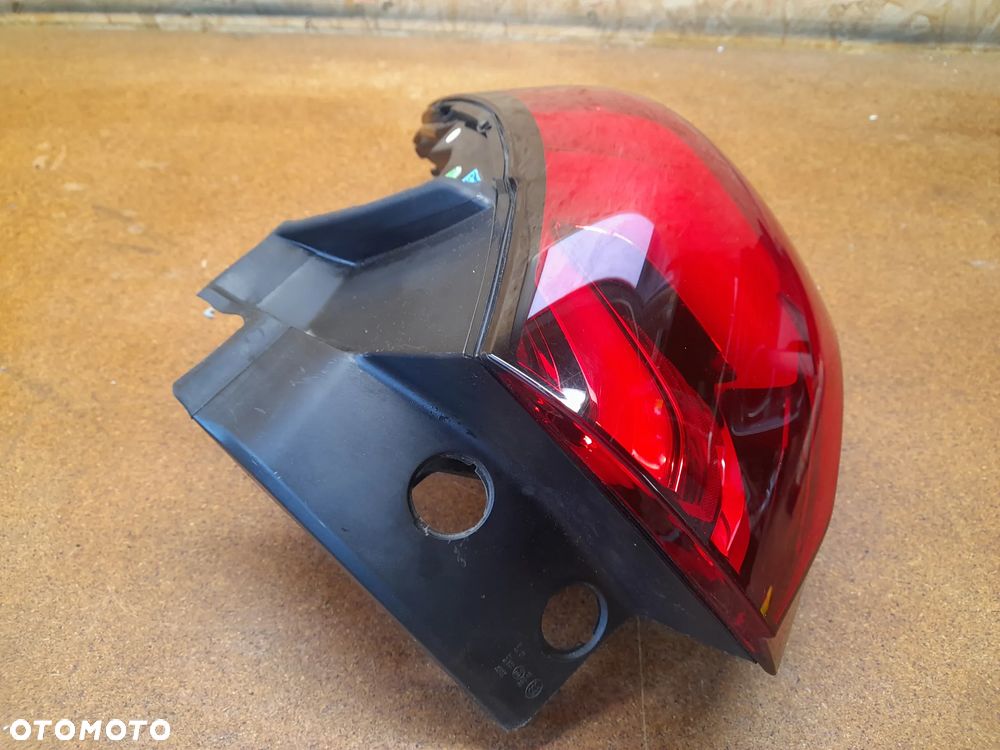 MG HS LIFT 22-25 LAMPA TYLNA PRAWA LED A30007R0100 EUROPA - 5