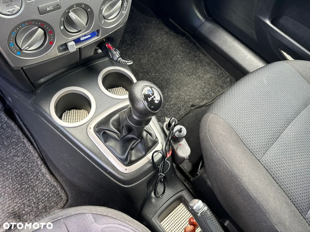 Mazda 2 - 7
