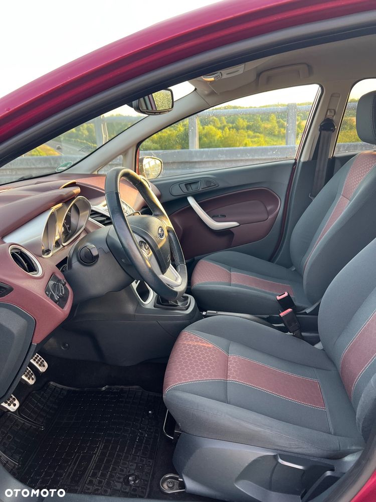 Ford Fiesta 1.4 Titanium EU5 - 10
