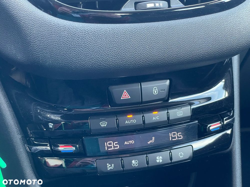 Peugeot 208 PureTech 110 Stop & Start Allure - 28